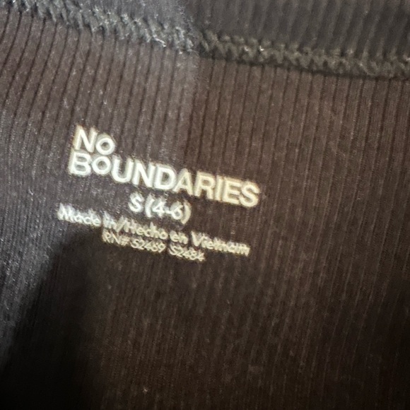 No Boundaries Long Sleeve Tops Bundle - Picture 3 of 4
